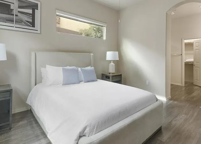 Apartment Landing Modern With Amazing Amenities Tucson