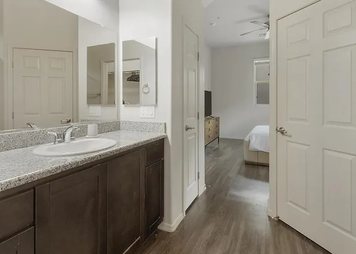 Apartment Landing Modern With Amazing Amenities Tucson