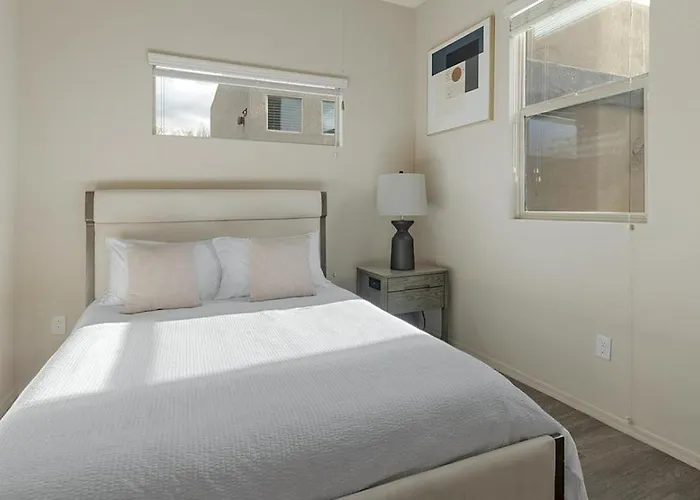 Landing Modern With Amazing Amenities Apartment *