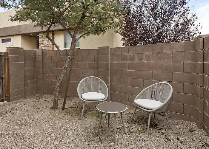 Apartment Landing Modern With Amazing Amenities